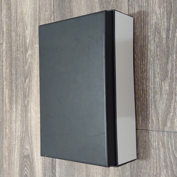 Authentic Chanel Gift box - Picture 9 of 10